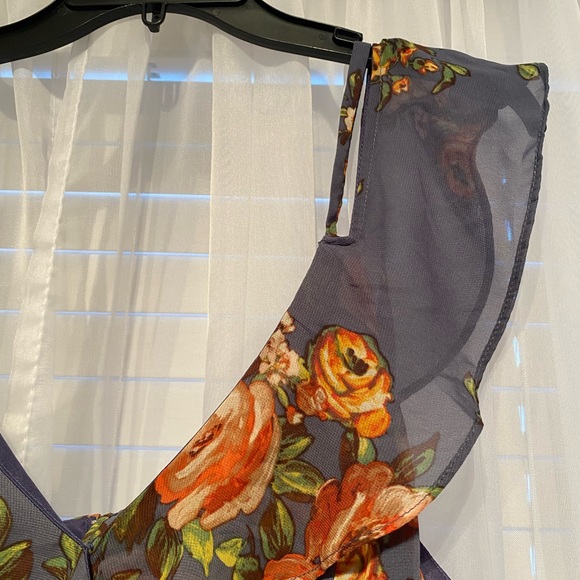 BY & BY Blue Floral dress. High low hemline Gorgeous Floral size 7 - Picture 6 of 13